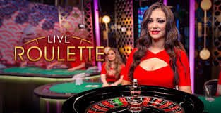 AduQ three-card poker table on togel 94 mobile app showing player positions and bet amounts
