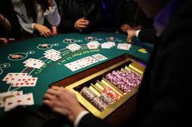 Diamond Empire live blackjack table on togel 94 showing multi-camera feed, dealer, and player betting interface